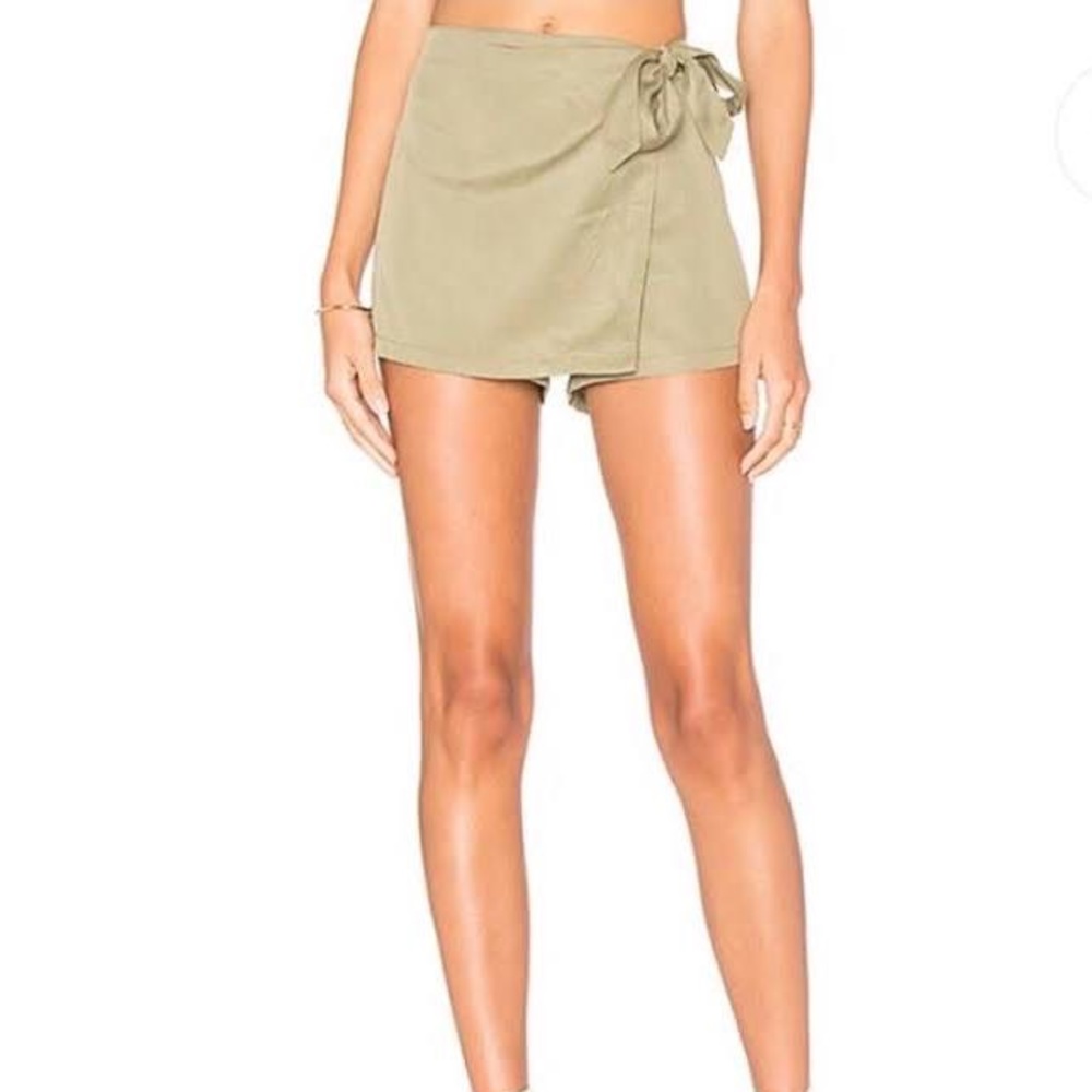 Revolve By The Way green skort size S